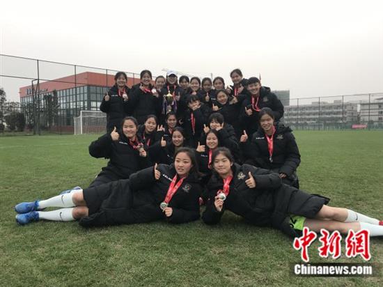 资料图：北京女足U16梯队在比赛中。供图